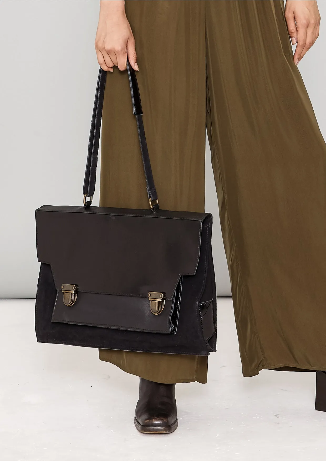 BRIEFCASE - LEATHER black