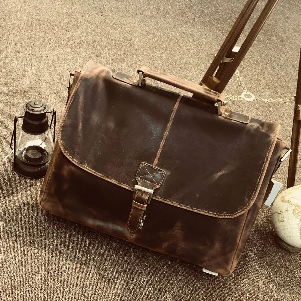 Distressed Venator Leather Collection, Men,Half Flap Messenger / Laptop bag UM40